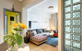 Olympic Mets Apartment